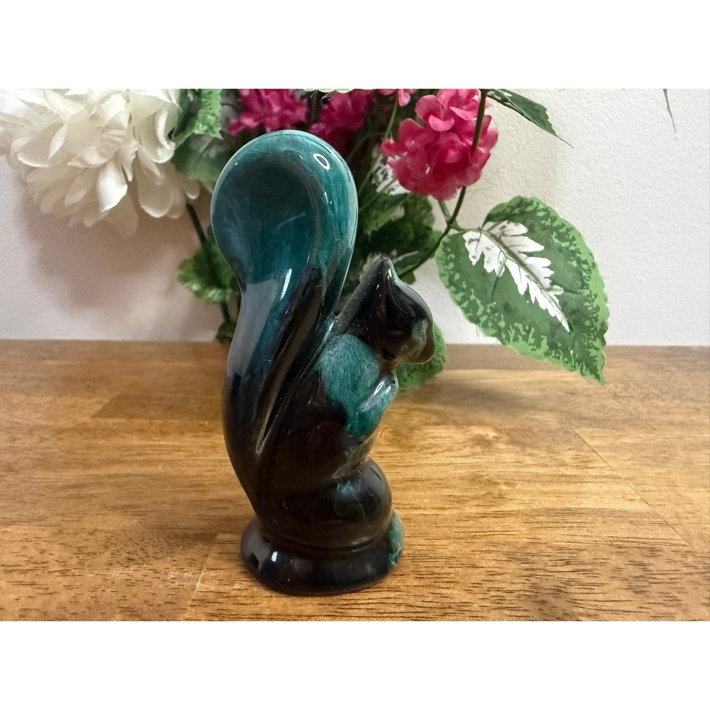 Vintage Blue Mountain Pottery Squirrel Figurine Canadian‎ Studio Art Pottery